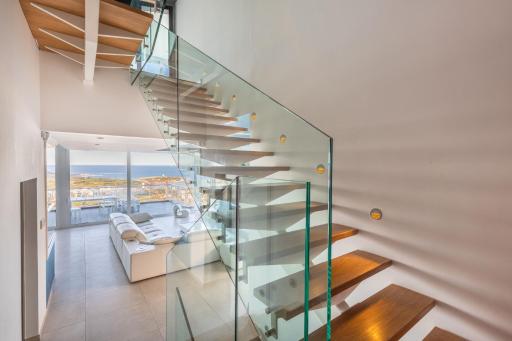 Amazing Villa with Pool - Housity