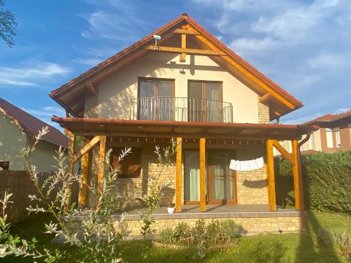Stylish family holiday close to the beach - Housity