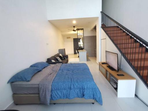Duplex Homestay with WiFi & Netflix - Housity