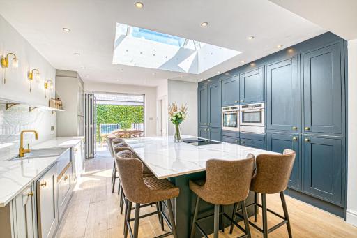 Luxury Georgian Townhouse with Cinema and parking - Housity