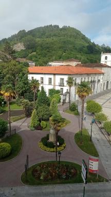 Piso centrico en Pravia, con 3 habitaciones sin ascensor - Housity