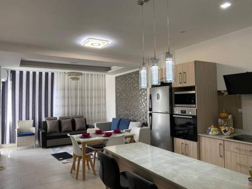 Stylish & Luxury 2-bed parkside apart with pool - Housity