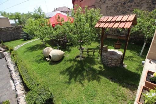 Mardoyan's Guest house - Housity