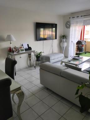 LE CALME AVEC TERRASSE ET FIBRE DEUX CHAMBRES - Housity