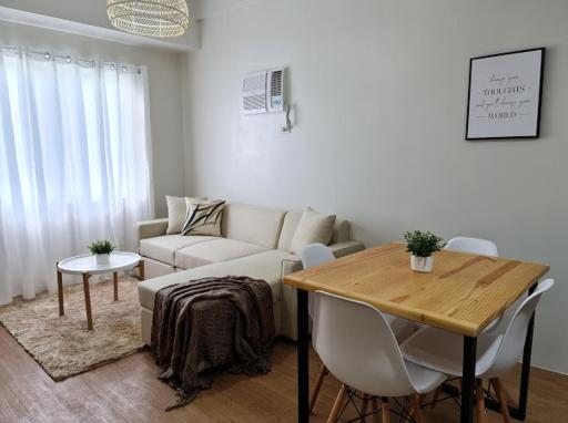 Lovely 2- BR Condo (Fully Air-conditioned w/ Wifi) - Housity