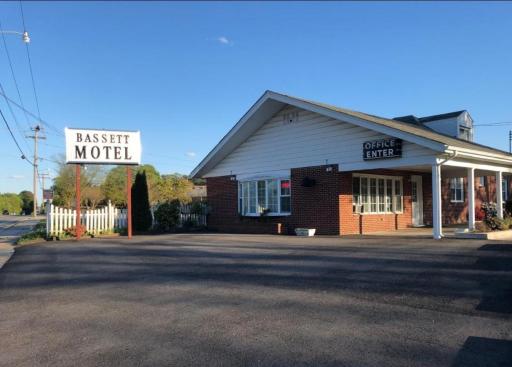 Bassett Motel - Housity