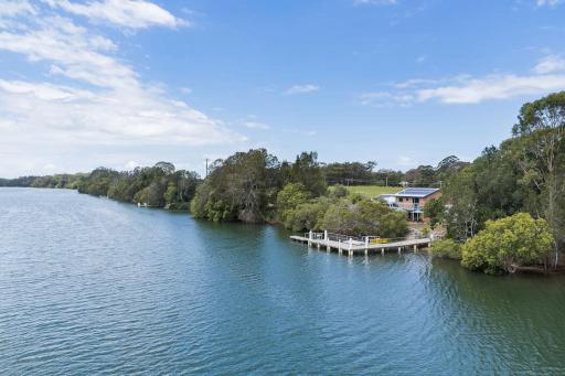 Osprey's Rest - waterfront with private jetty - Housity