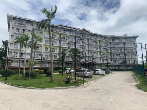 Charina relaxing condo with wifi Lapu Lapu City - Housity