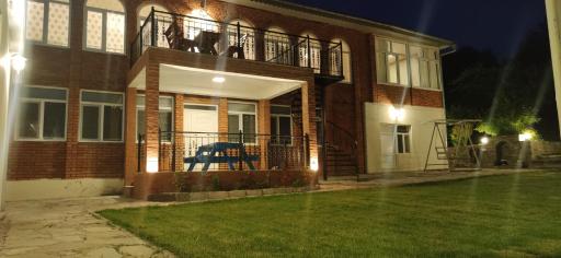 Brick House - Housity