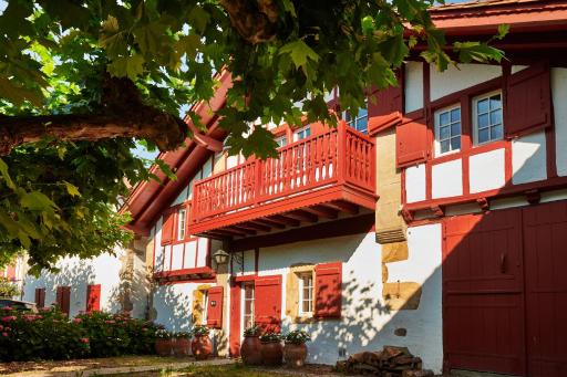 Maison Dominxenea - Housity