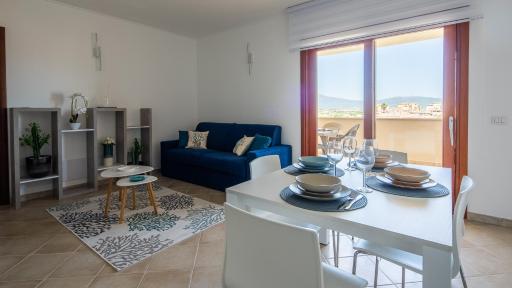 Welcomely - Xenia Boutique House - Housity