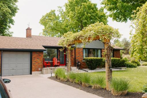By The Vines - Housity