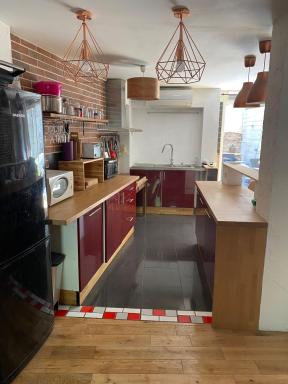 Maison en galets au cœur du village . - Housity