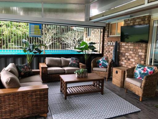 Pet friendly home with pool and boat parking. - Housity