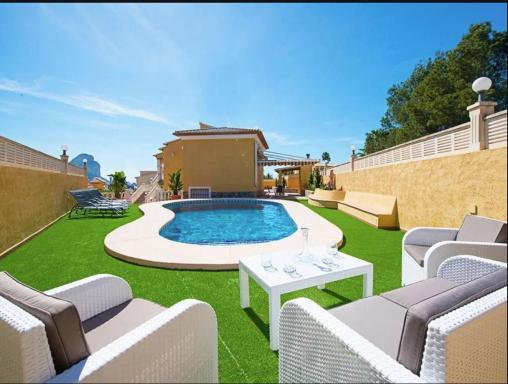 Casa Rose Calpe 4-Bed villa with private pool - Housity