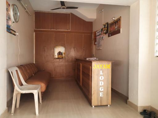 Jayam Lodge - Housity