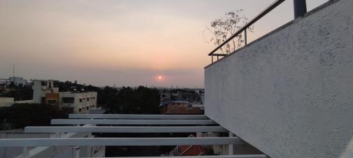 RVR Abode -Private Rooms - Housity