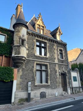 Tournelles VUE CATHEDRALE- Maison Climatisée du XVIe siècle classée - Housity