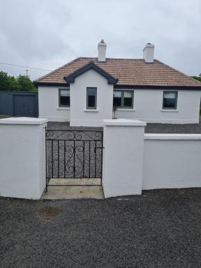 The Little White House - Housity