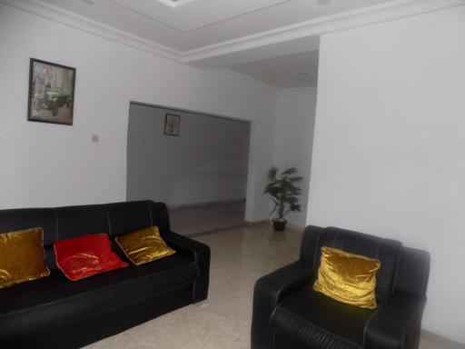 Great Secured 1Bed Service Apartment ShortLet-FREE WIFI - Peter Odili RD or STADIUM - N40,000 - Housity