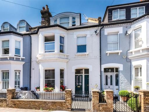 2 Bed Luxury Service  in the Heart of Chiswick Town, LONDON W4 Zone 2 - Housity