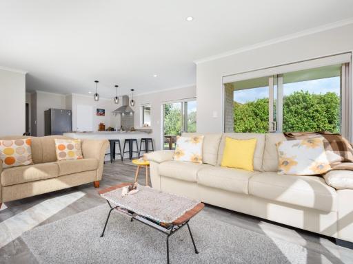 Modern Beach Break - Waihi Beach Holiday Home - Housity
