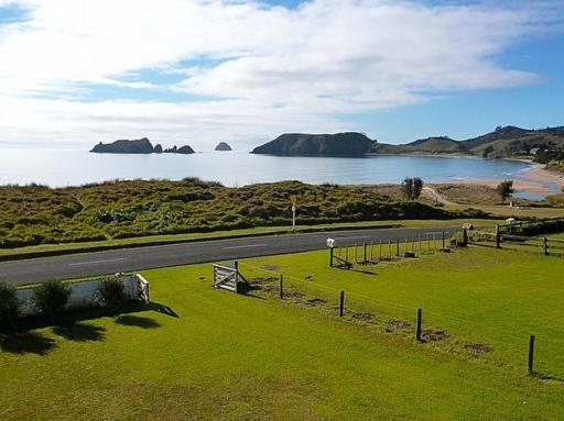 Endless Views - Opito Bay Holiday House - Housity