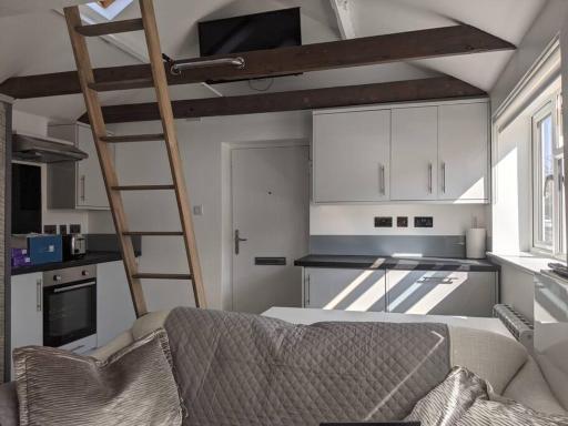 Orchard House - Housity