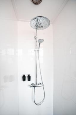 The Lion King - 6 Person linked apartment with roof terrace - Housity