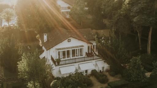 Roots Resort - Housity