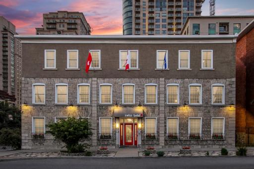 Swiss Hotel - Housity