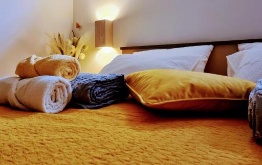 Happy Sparrow - Housity