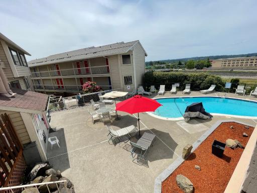 Sunnyside Inn and Suites - Housity