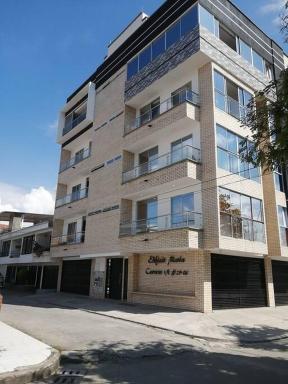 Apartamento de lujo , con linda vista, cuarto piso - Housity