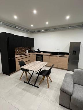 Belle appartement avec parking gratuit - Housity