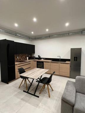 Belle appartement avec parking gratuit - Housity