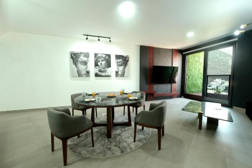 Moderno y lujoso departamento en Valle Poniente con balcón privado - Housity