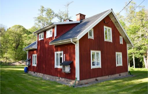 1 Bedroom Awesome Apartment In Rönneshytta - Housity