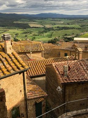 In piazza Casale Marittimo - Housity