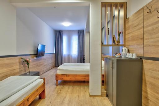 Hotel Dompes - Housity