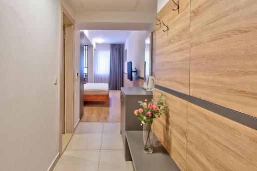 Hotel Dompes - Housity