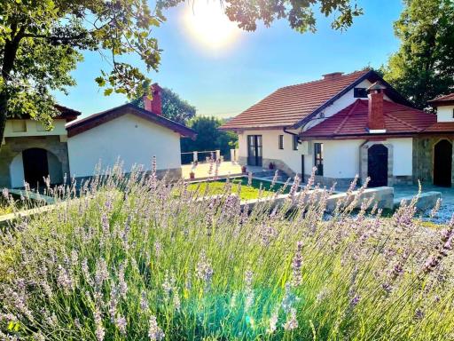 Paleokastro -Angelski Dvor - Housity