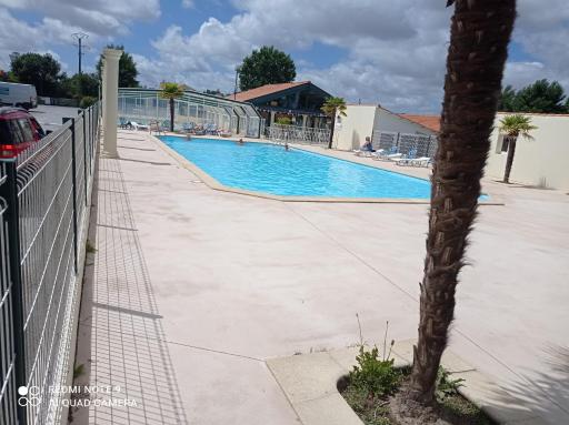 Loue mobil home sur camping avec piscine - Housity