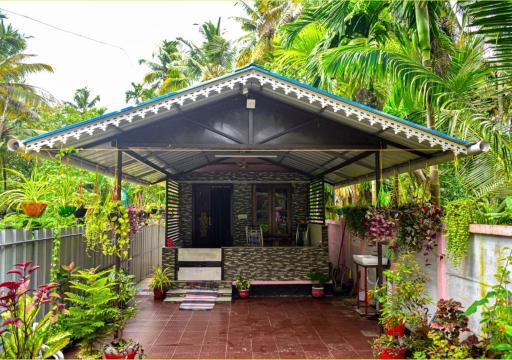 Mullavayalil Tourist Home - Housity