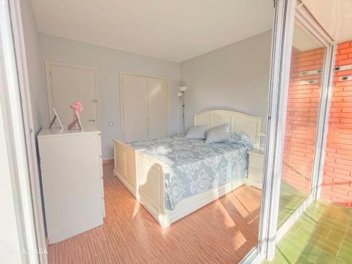 APARTAMENTO MUY LUMINOSO EN SEGUNDA LÍNEA DE MAR - Housity