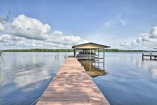 Waterfront Welaka Escape with Private Docks! - Housity