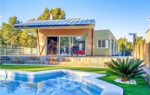 3 Bedroom Stunning Home In Cabra Del Camp - Housity