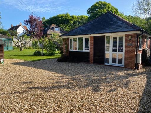 Quiet coastal cottage, perfect for walkers due to its natural location - Housity
