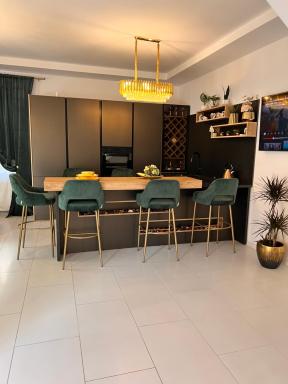 Luxury House - Housity