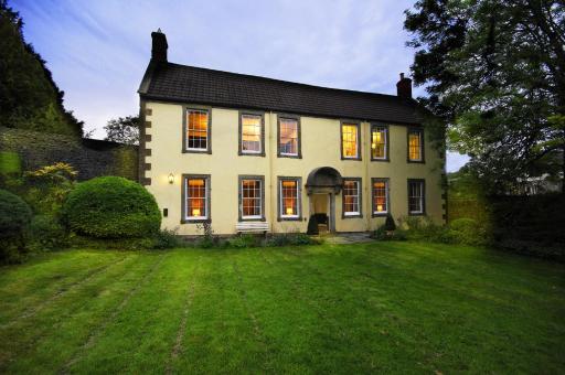 Topside House - Beautiful 7 bedroom house with hottub wifi and parking near Bath Wells Frome - Housity